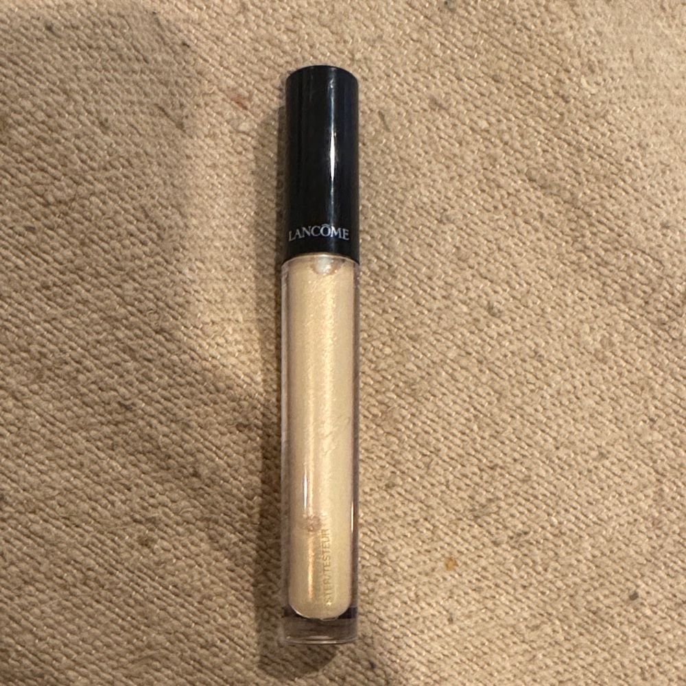 Landcome prismatic lip plumper